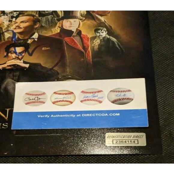 Johnny Depp autographed 8x10 photo with COA - Picture 2 of 2